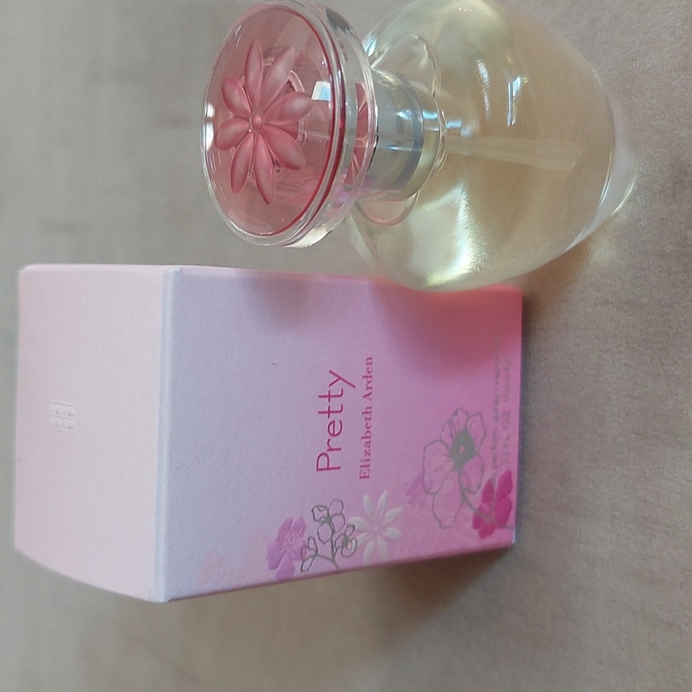 Elizabeth Arden mini eau de perfume spray.